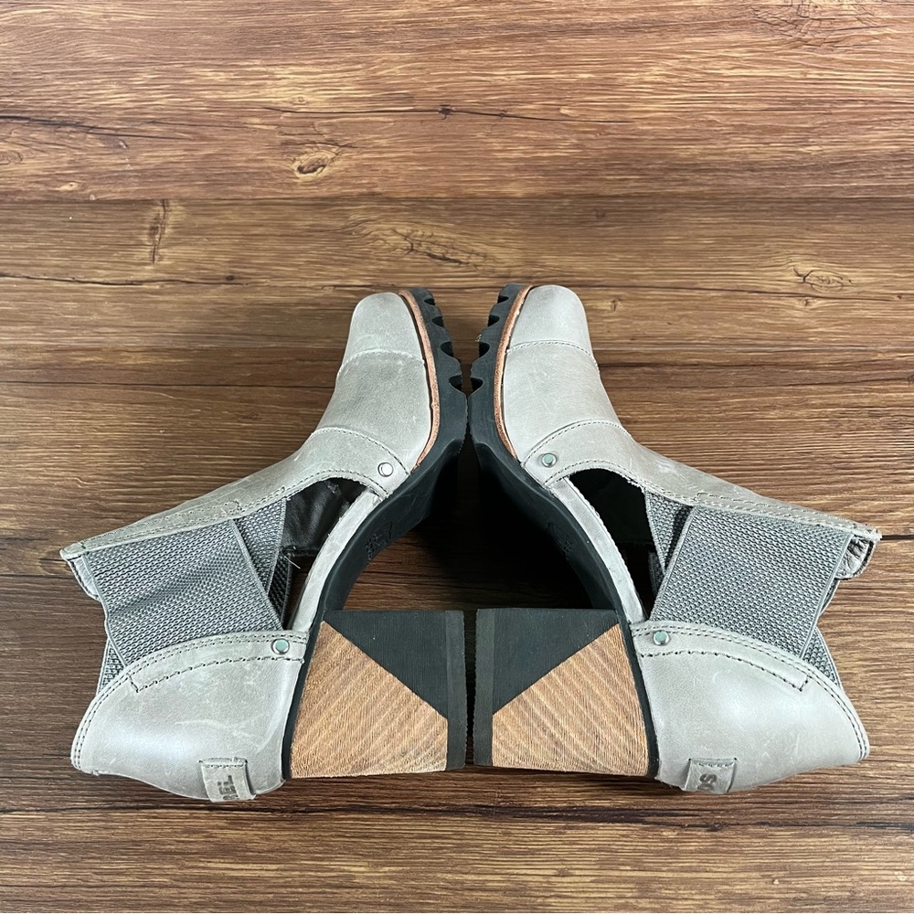 Sorel Gray Leather Cutout Ankle Booties with Wood-Block Heel - Picture 2 of 11